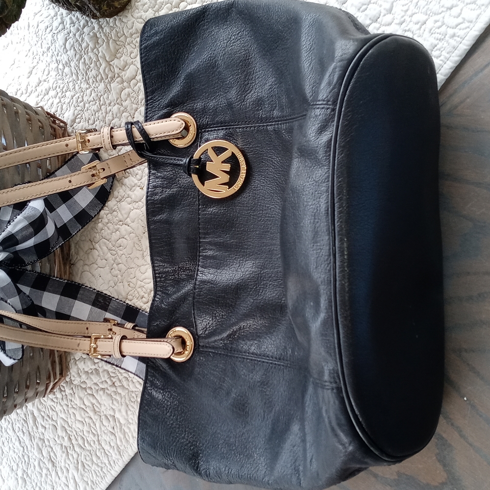 MK JET SET LARGE LEATHER TOTE/PURSE/BAG